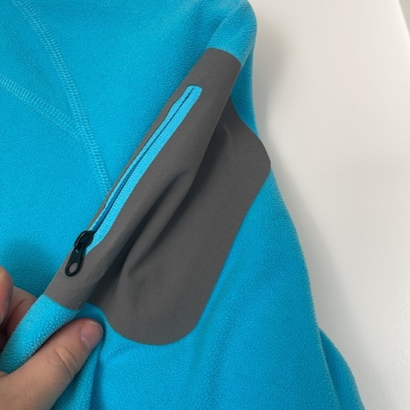 Fleece - Picture 3 of 4